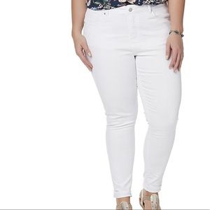 NWT plus size white jeans